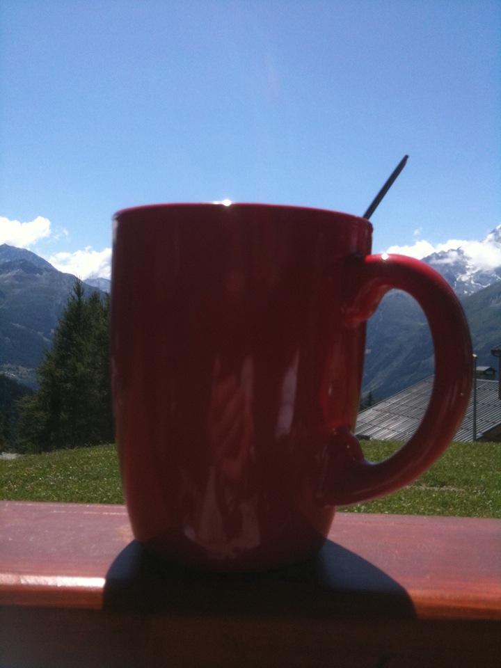 Café sur le balcon