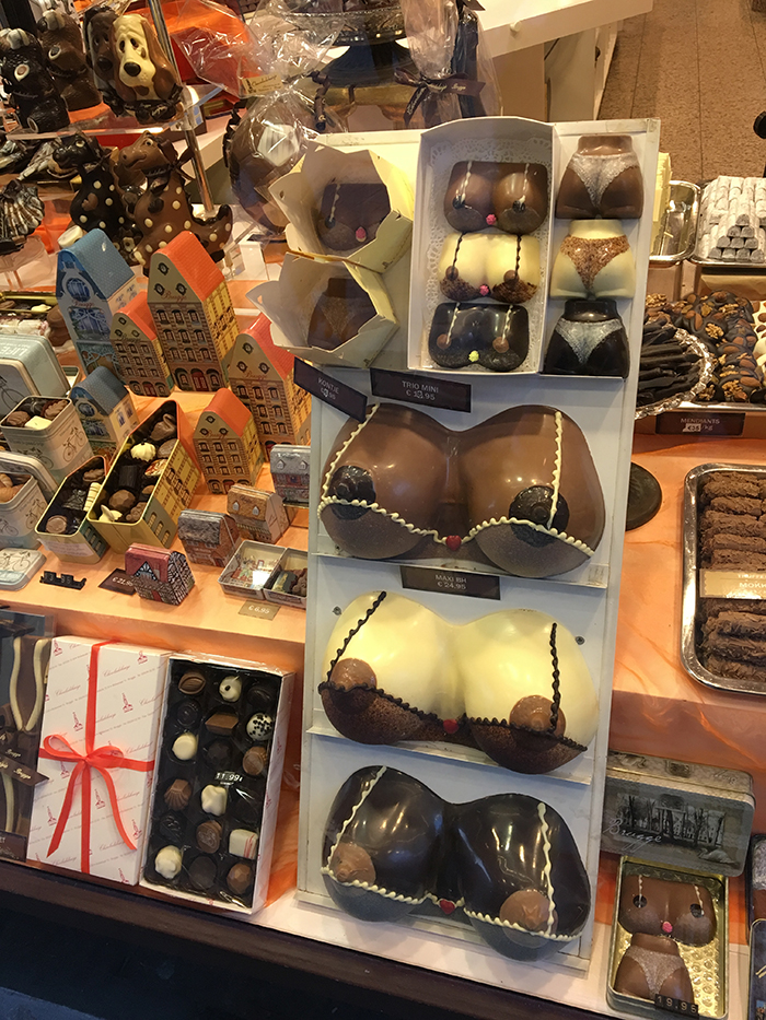 Bruges chocolats seins